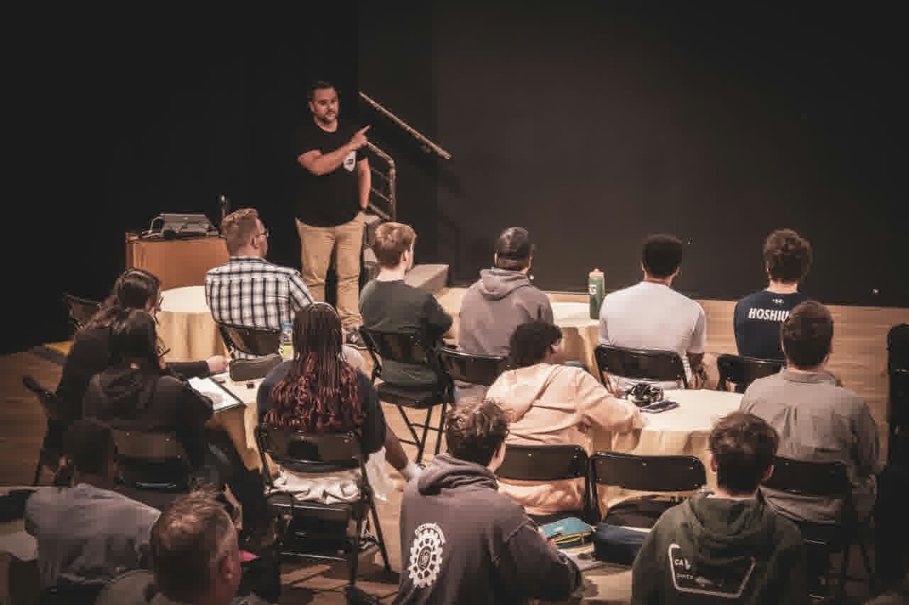 Étudiant utilisant l'IA pour développer