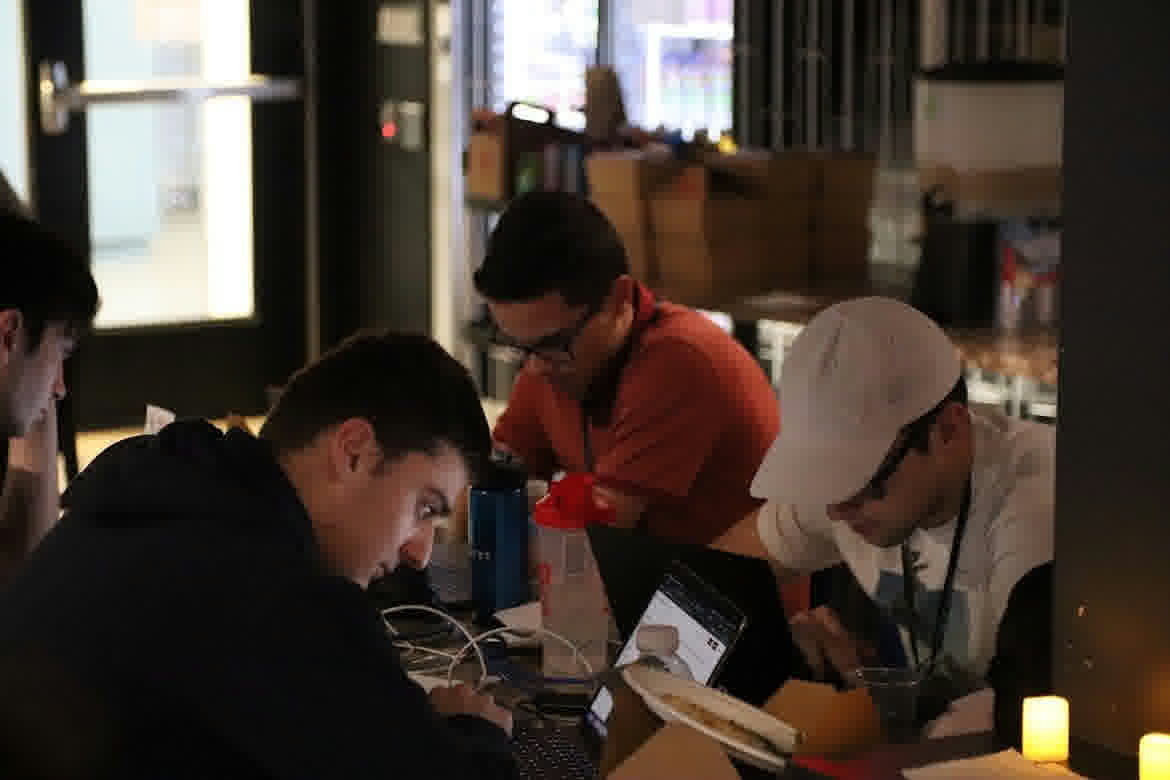 Étudiants lors d'une compétition de programmation